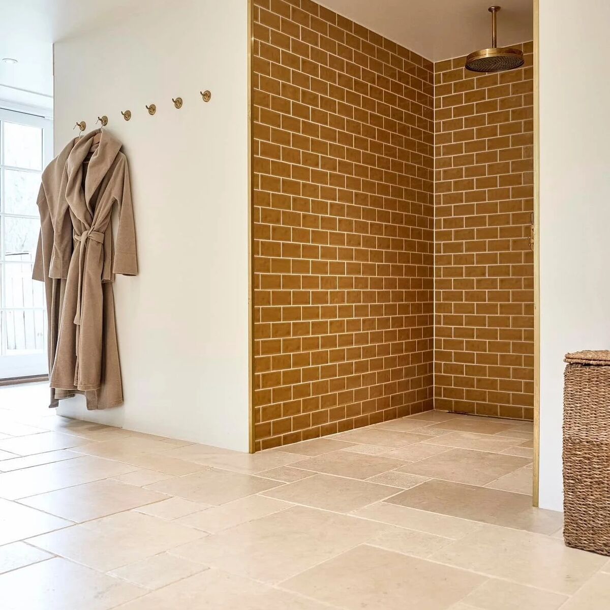 Cathedral Antique 40 x 60 - Aztec Tiles