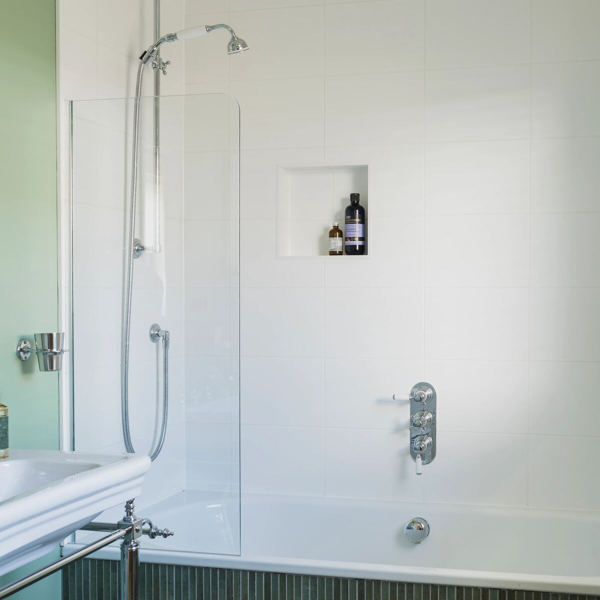 Bilbao White Gloss 20 x 50 - Aztec Tiles
