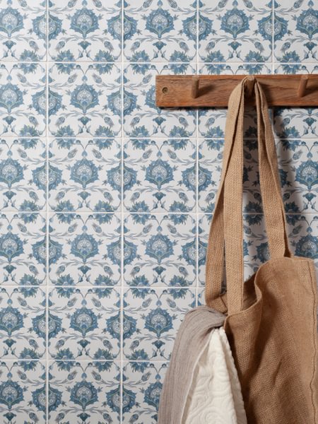 Kelmscott Standen - Aztec Tiles