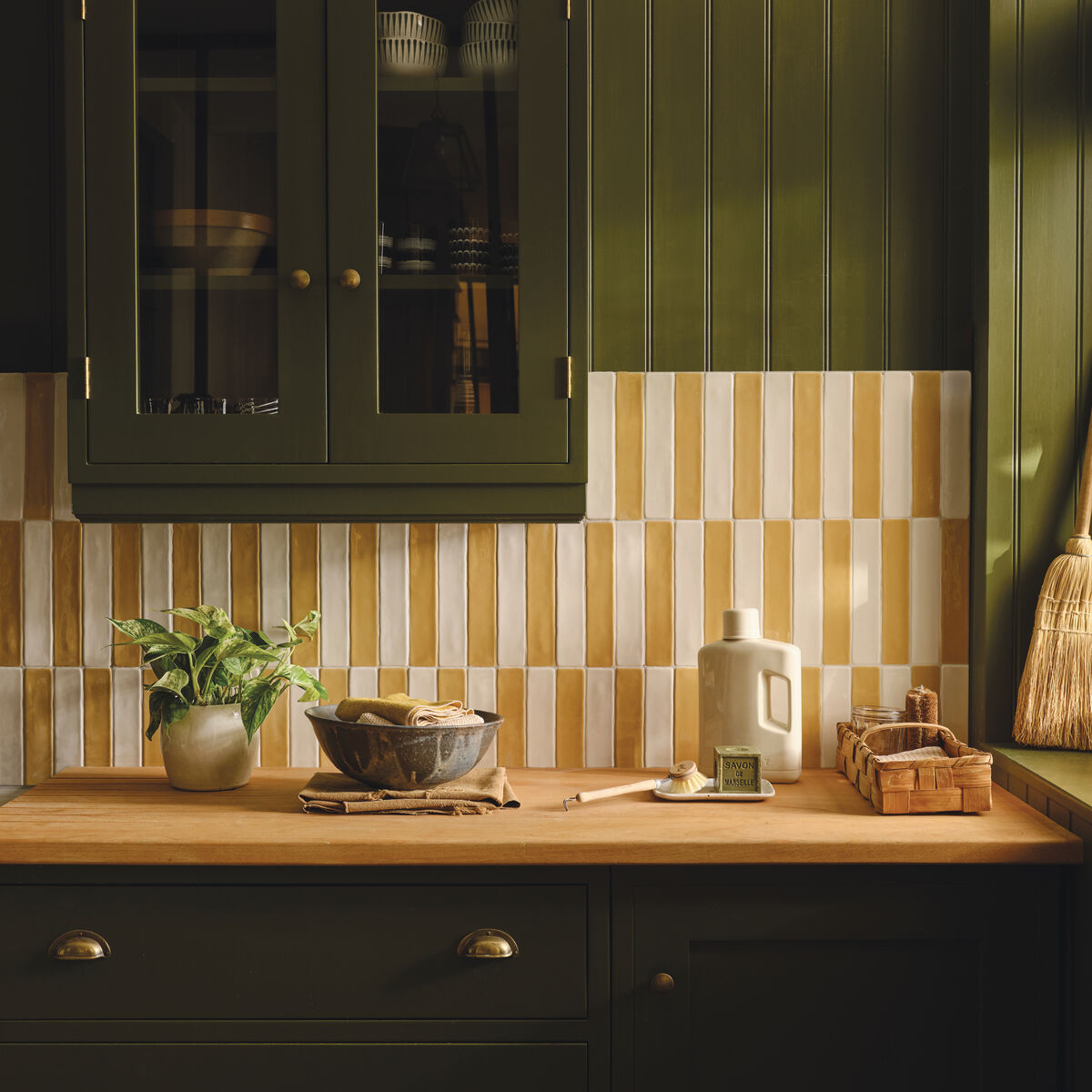 Nina Campbell Rivage Ochre - Aztec Tiles