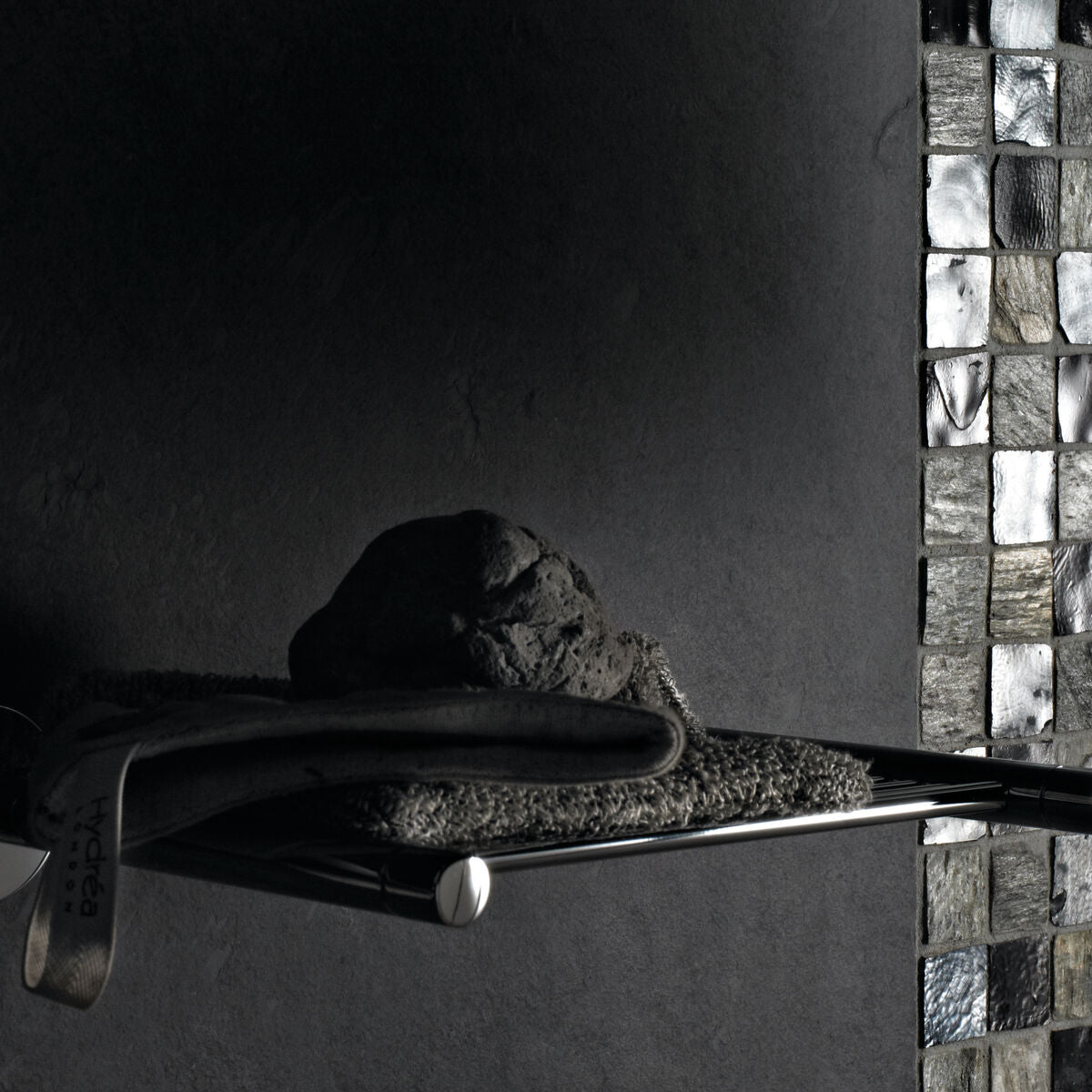 Urban Slate Black/Grey Riven 40 x 60